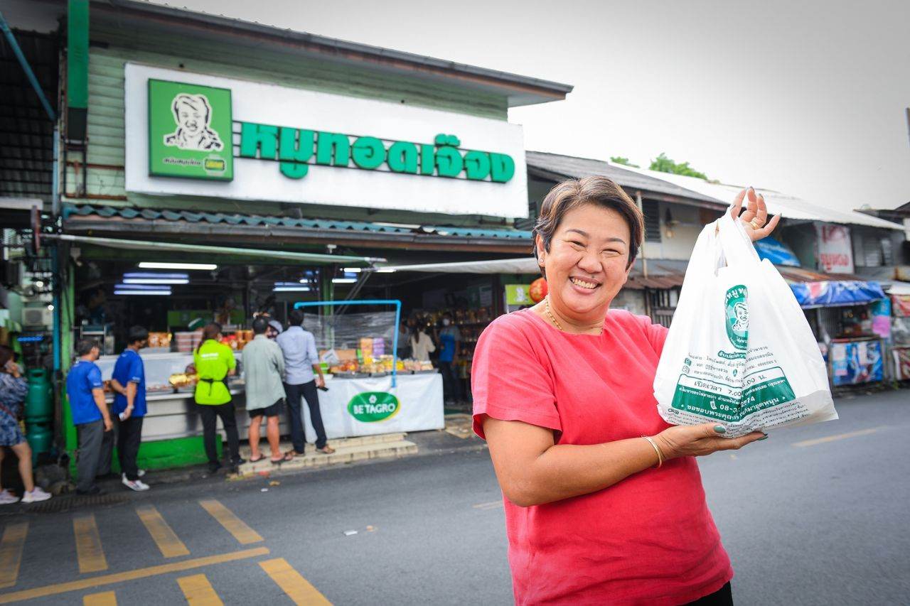 “ได๋” บุกหลังร้าน “เจ๊จง” สู่หมูทอดเงินล้าน เผยทั้งน้ำตาจุดพลิกชีวิต “ลูกๆ ทำให้คิดได้”