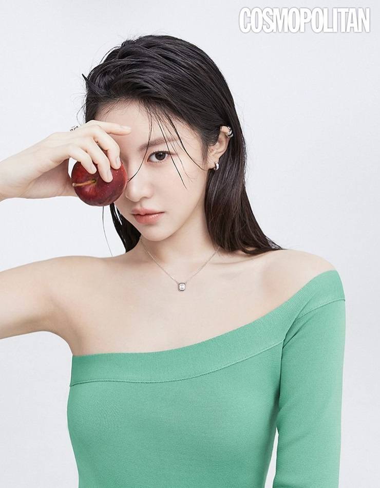 Go Yoon Jung @ Cosmopolitan Korea April 2022