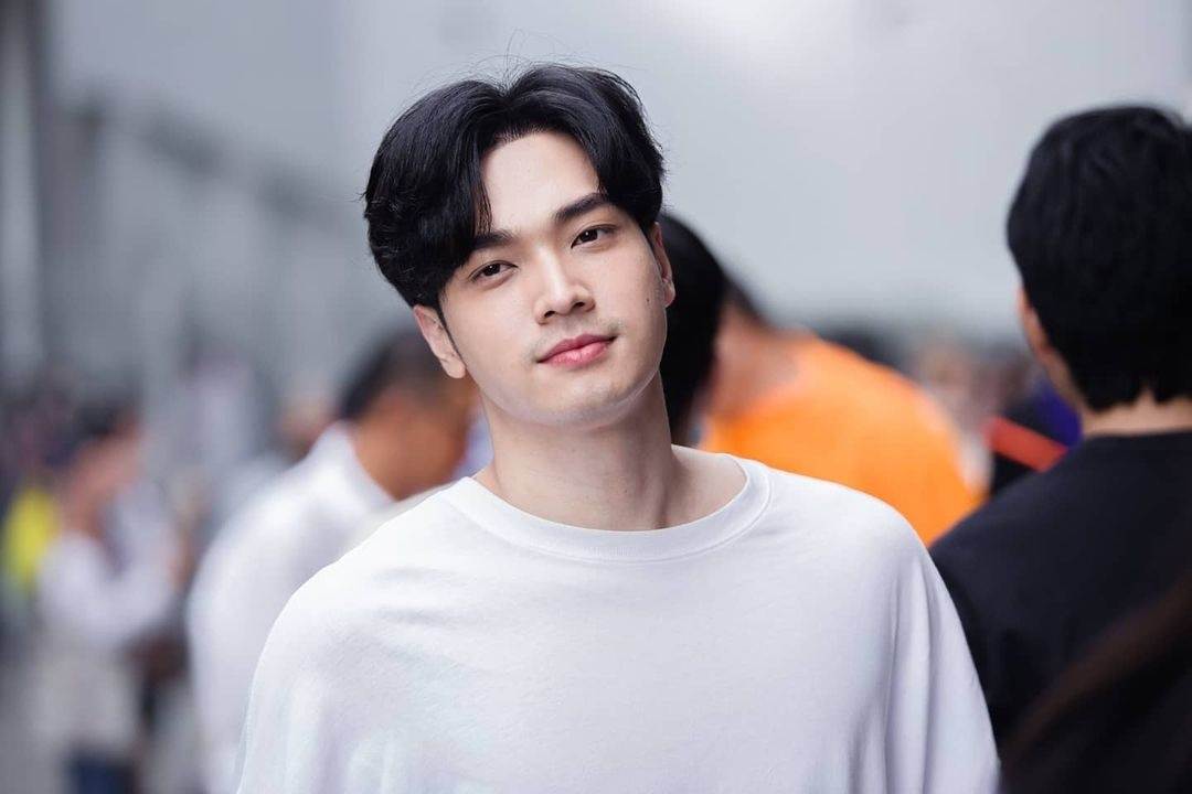 อยากโอบกอดเลยผัวขา