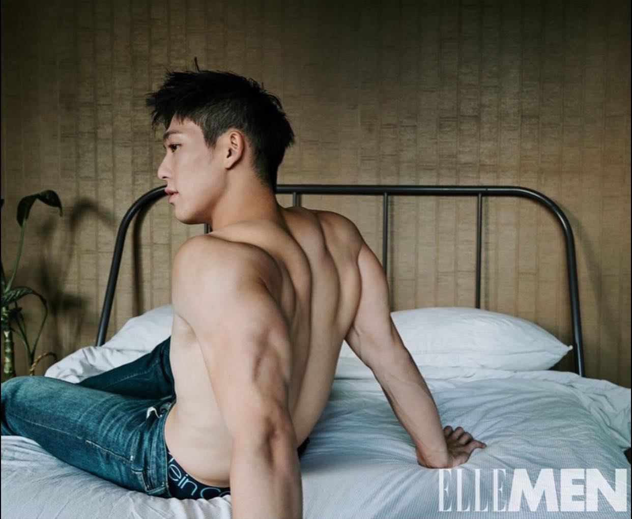 หนุ่มหล่อกระดอไม่เคยแห้ง27