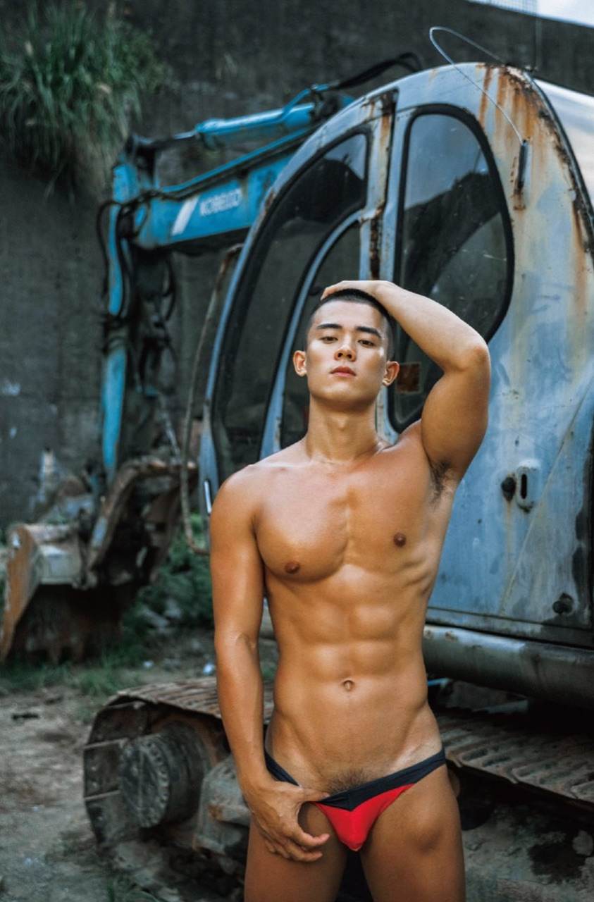 Hot men in underwear 672
