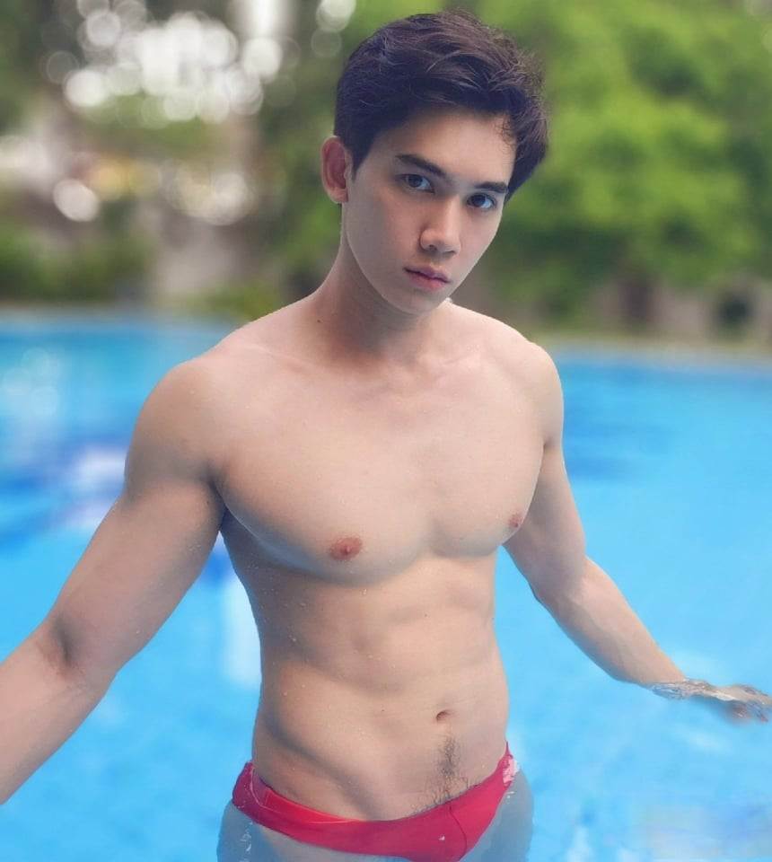 ถอดโชว์เรือนร่าง 2769
