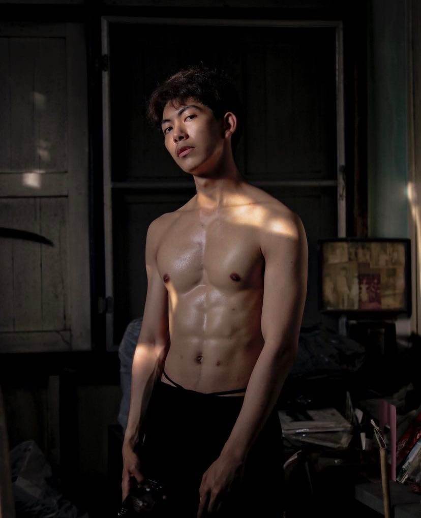 ถอดโชว์เรือนร่าง 2770