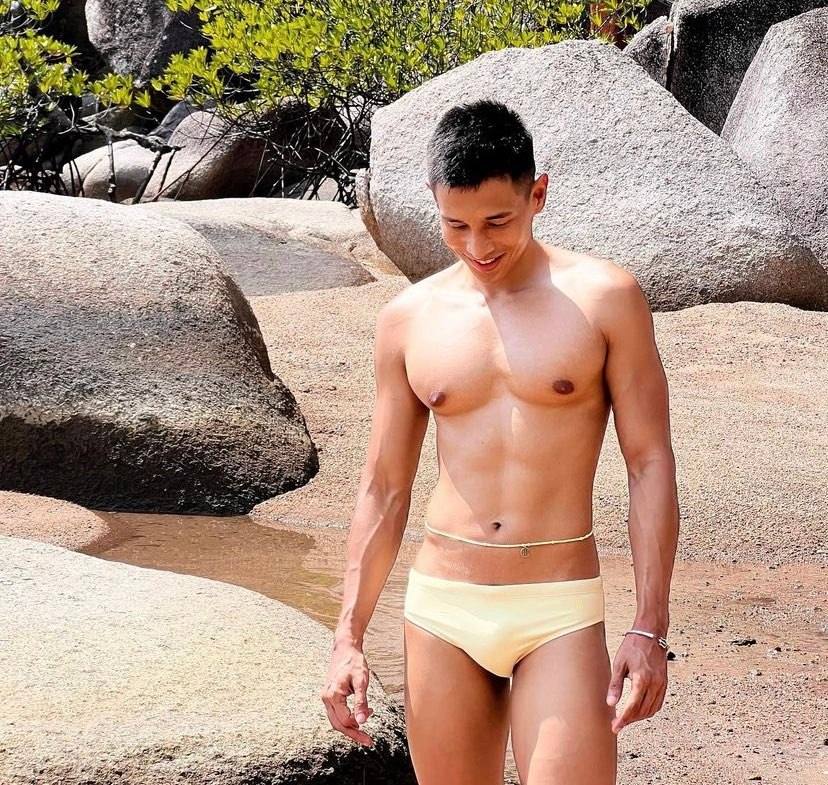 ถอดโชว์เรือนร่าง 2770