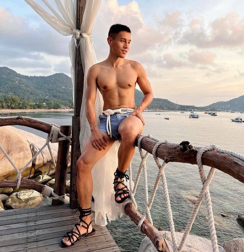 ถอดโชว์เรือนร่าง 2771