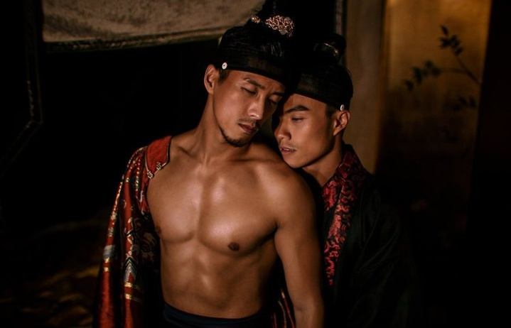 ถอดโชว์เรือนร่าง 2772