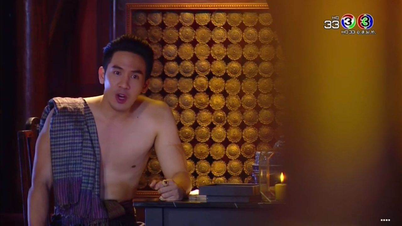 โป๊ป ธนวรรธน์ ถอดเสื้อ