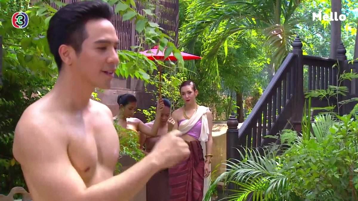 โป๊ป ธนวรรธน์ ถอดเสื้อ