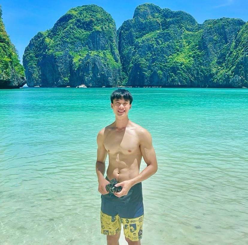 ถอดโชว์เรือนร่าง 2774