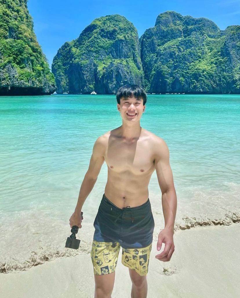 ถอดโชว์เรือนร่าง 2774