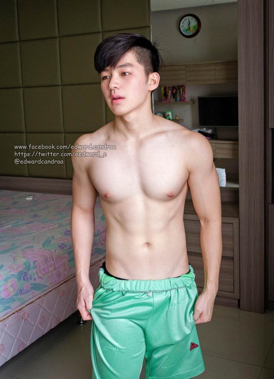 ผู้ชาย นมสวย {27}