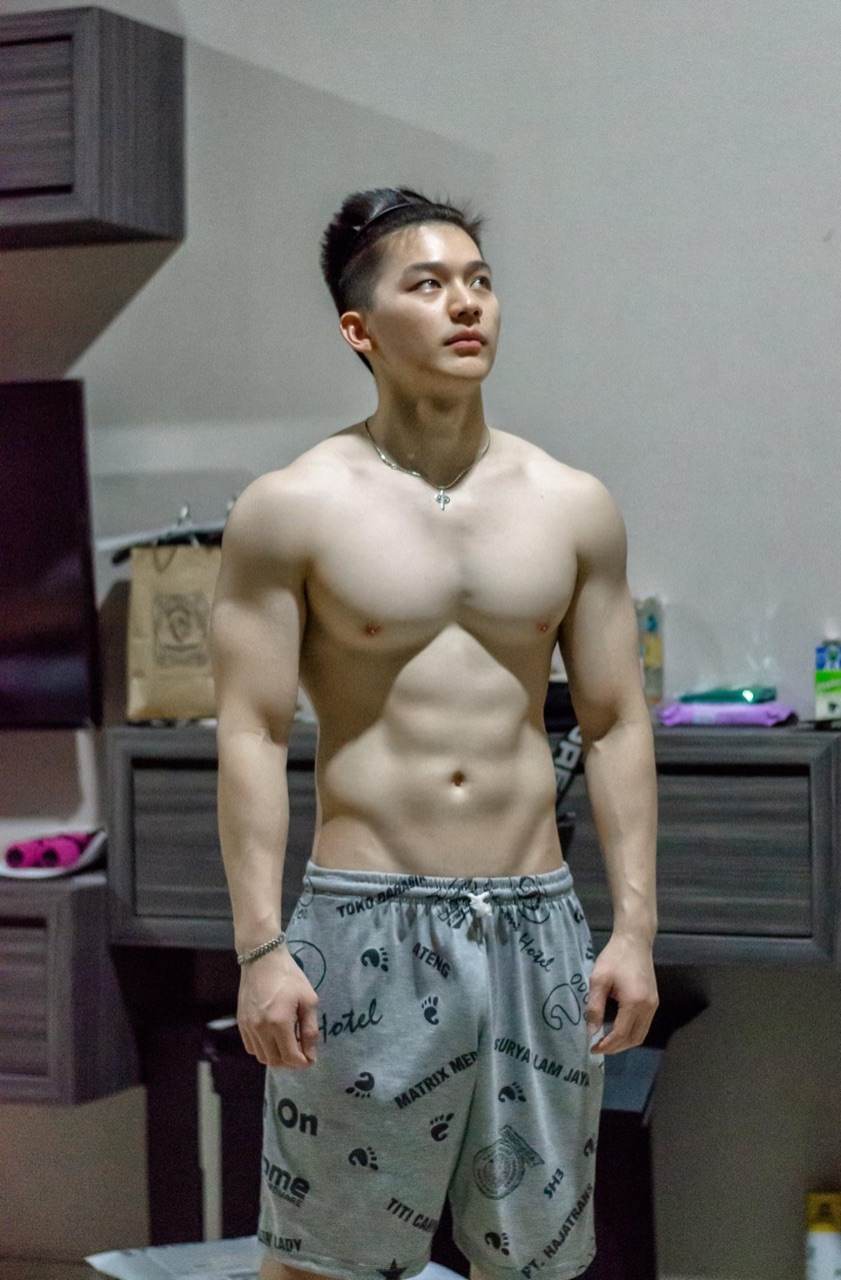 ผู้ชาย นมสวย {27}