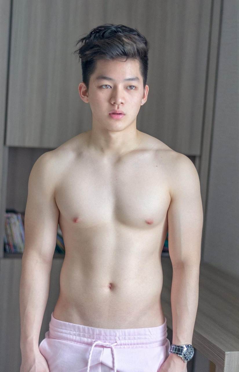 ผู้ชาย นมสวย {27}