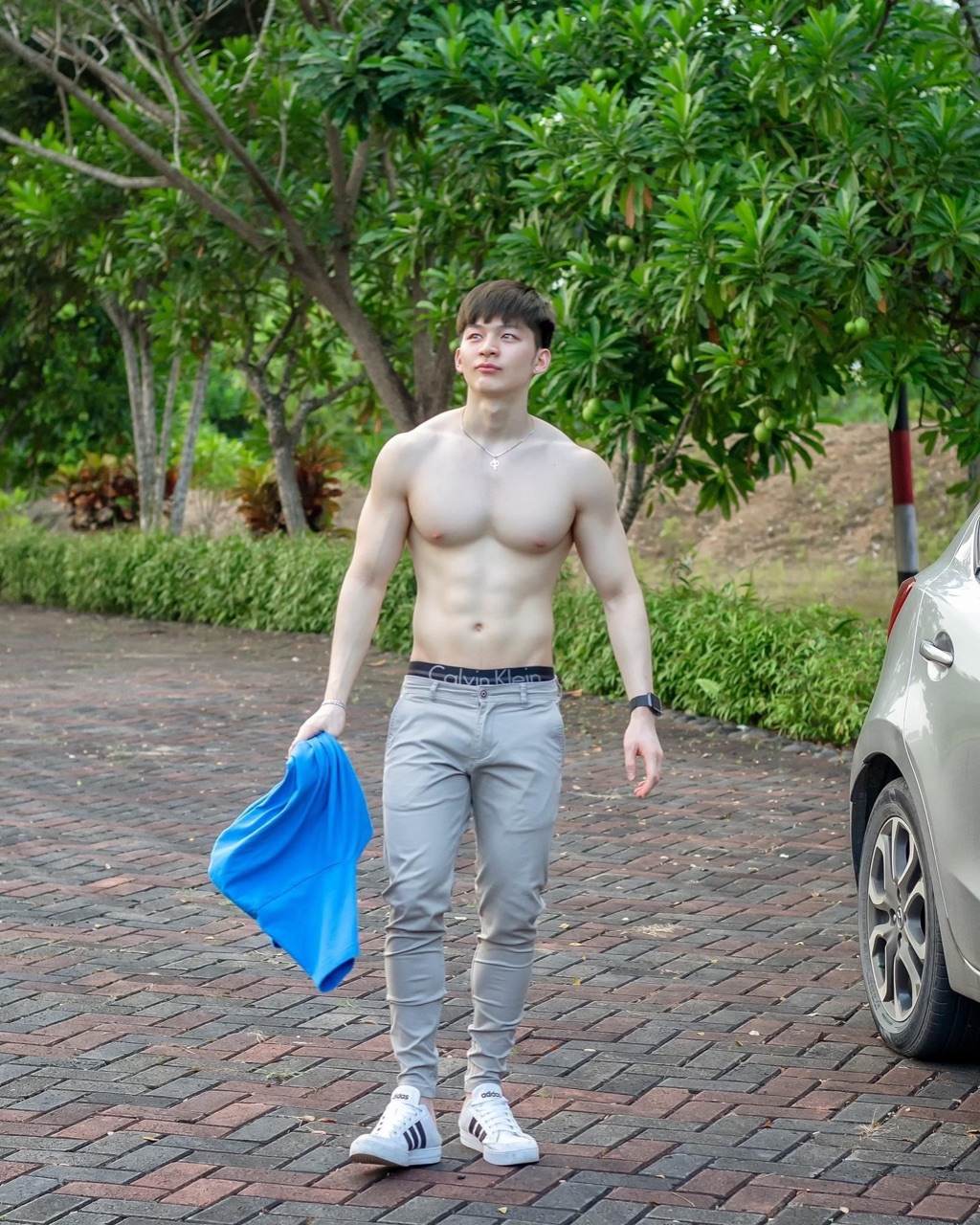 ผู้ชาย นมสวย {27}