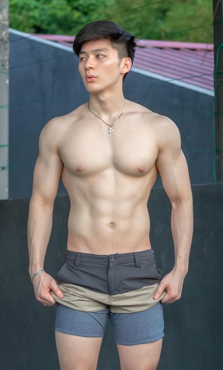 ผู้ชาย นมสวย {27}