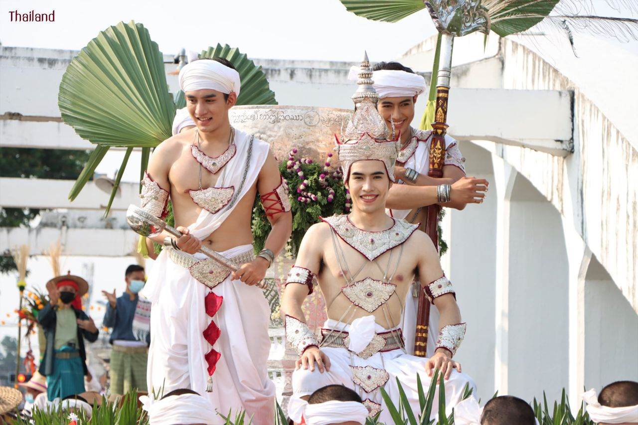 "Salung Luang Angels" in Songkran Festival of Lampang Province | THAILAND 🇹🇭