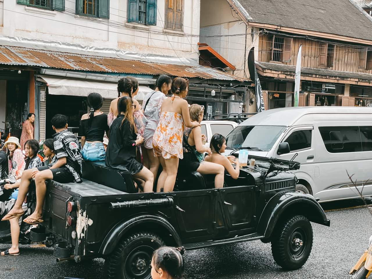 Pi mai in Laos : ภาพบรรยากาศงานฉลองเดือน 5 หลวงพระบาง เมืองมรดกโลก 14/42022