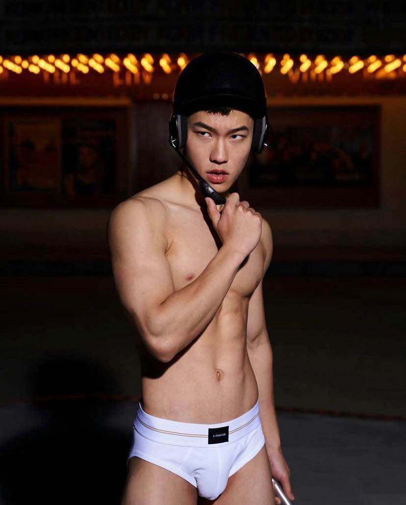 หล่อบ้างน่ารักบ้าง ๘๑