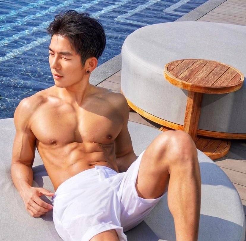 หล่อบ้างน่ารักบ้าง ๘๑