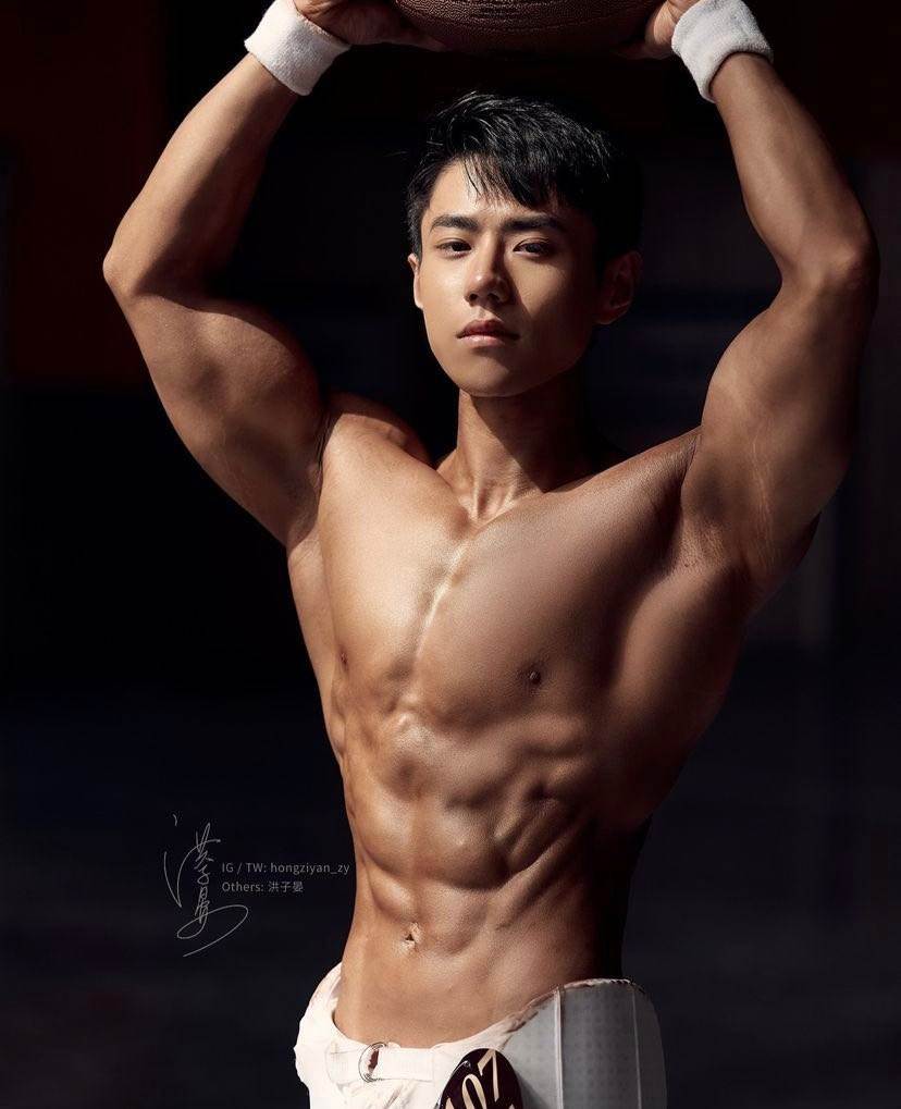 หล่อบ้างน่ารักบ้าง ๘๑