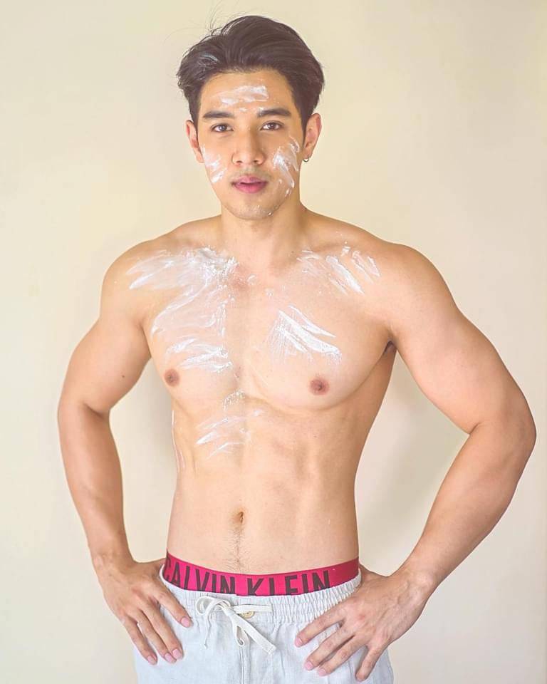 หล่อบ้างน่ารักบ้าง ๘๑