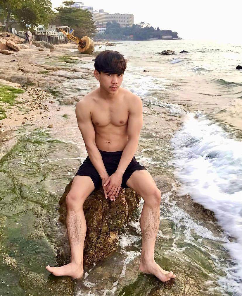 หล่อบ้างน่ารักบ้าง ๘๑