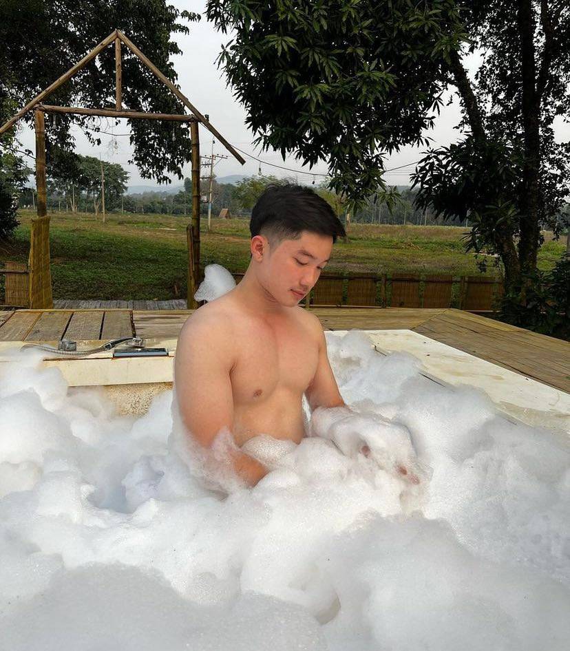 หล่อบ้างน่ารักบ้าง ๘๑