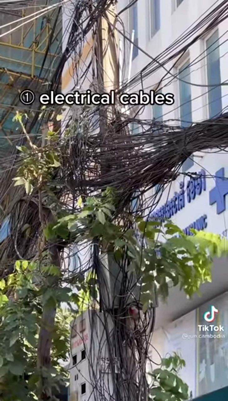 Electric cable in Cambodia 🇰🇭