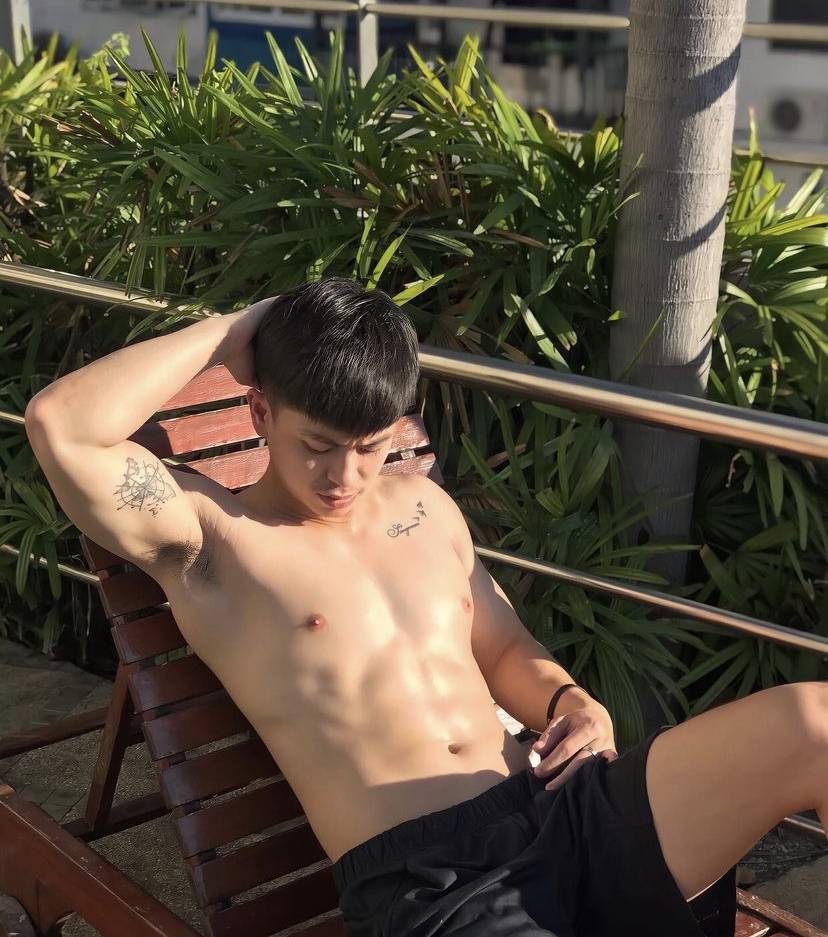 ผู้ชาย นมสวย {28}