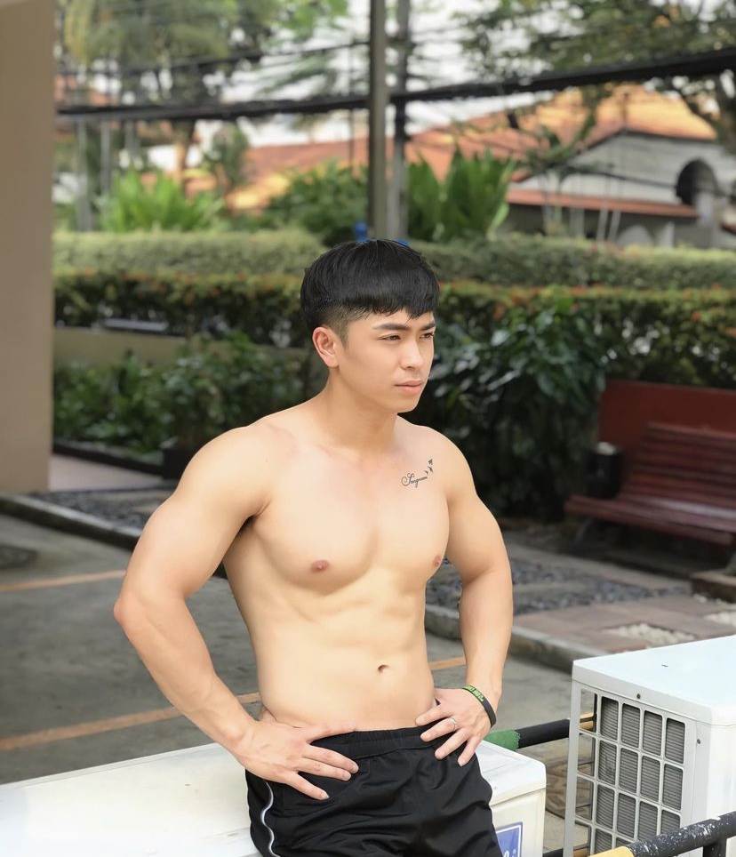 ผู้ชาย นมสวย {28}