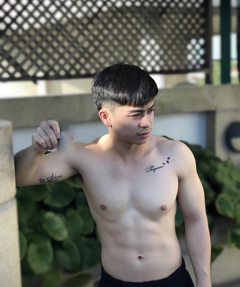 ผู้ชาย นมสวย {28}
