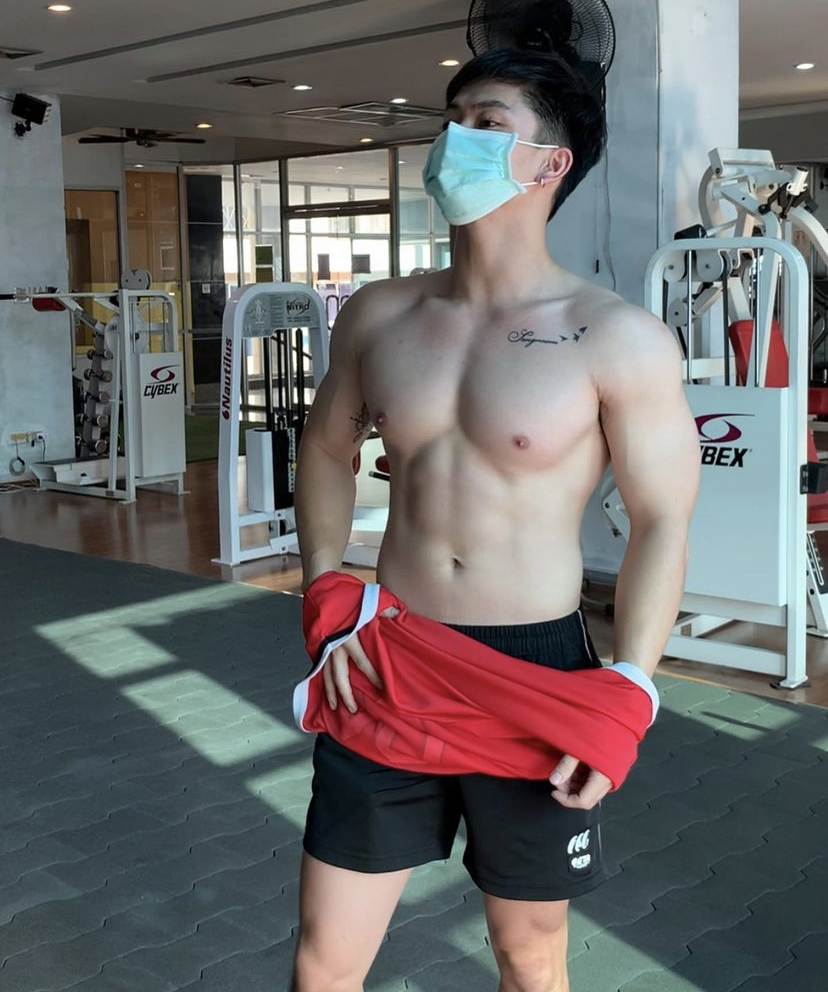 ผู้ชาย นมสวย {28}