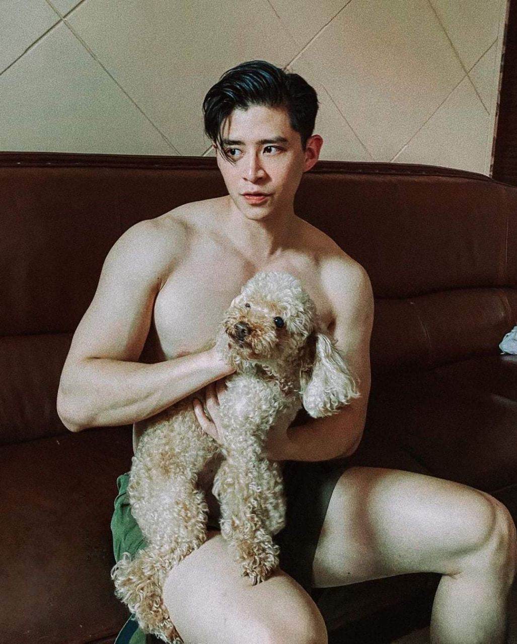 หนุ่มหล่อกระดอไม่เคยแห้ง55