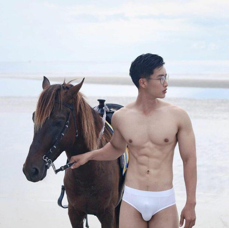 รุ่นพี่รับ รุ่นน้องรุก