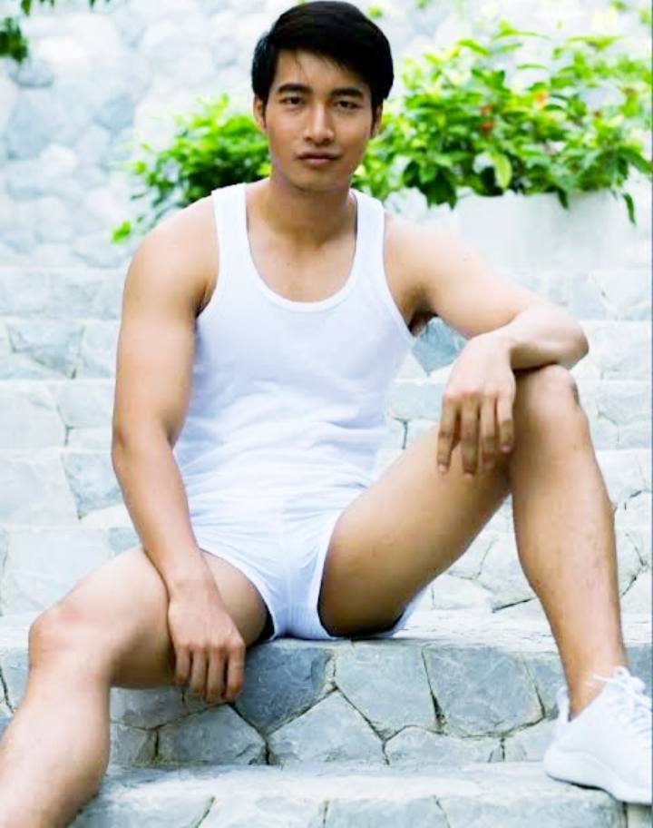 รุ่นพี่รับ รุ่นน้องรุก