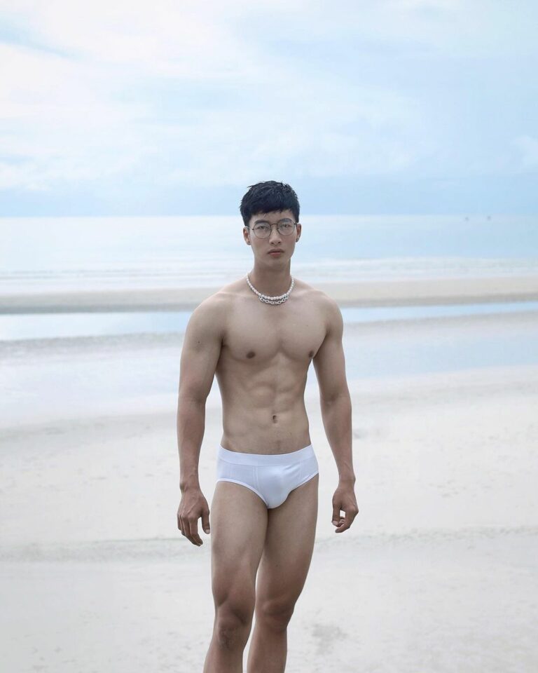 รุ่นพี่รับ รุ่นน้องรุก