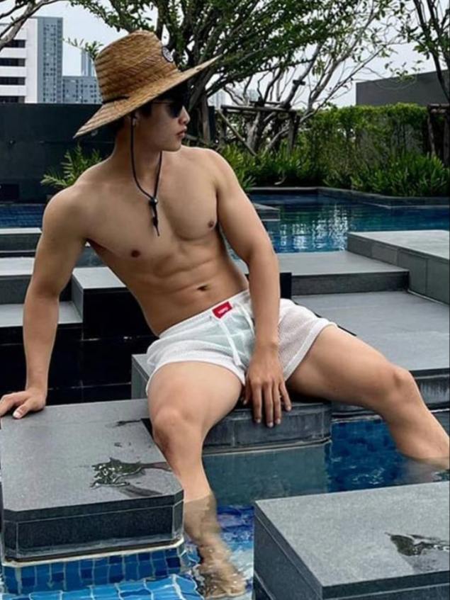 รุ่นพี่รับ รุ่นน้องรุก