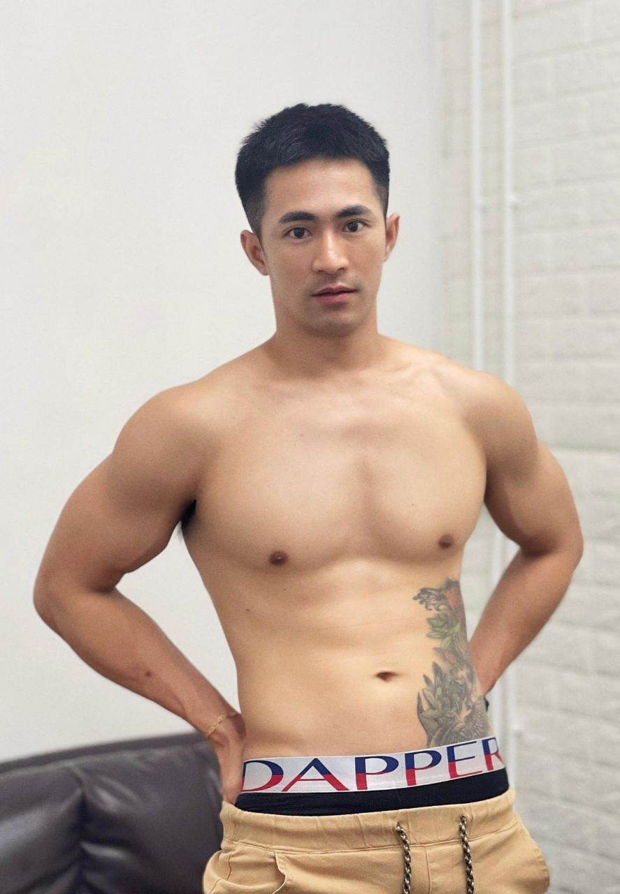 หนุ่มหล่อกระดอไม่เคยแห้ง74
