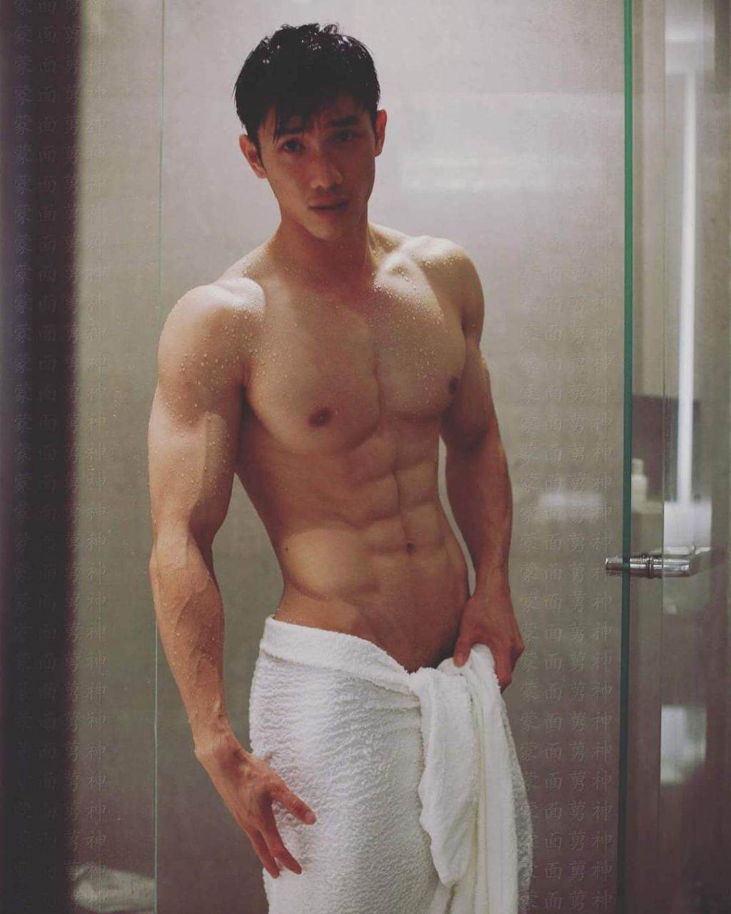 หนุ่มหล่อกระดอไม่เคยแห้ง74