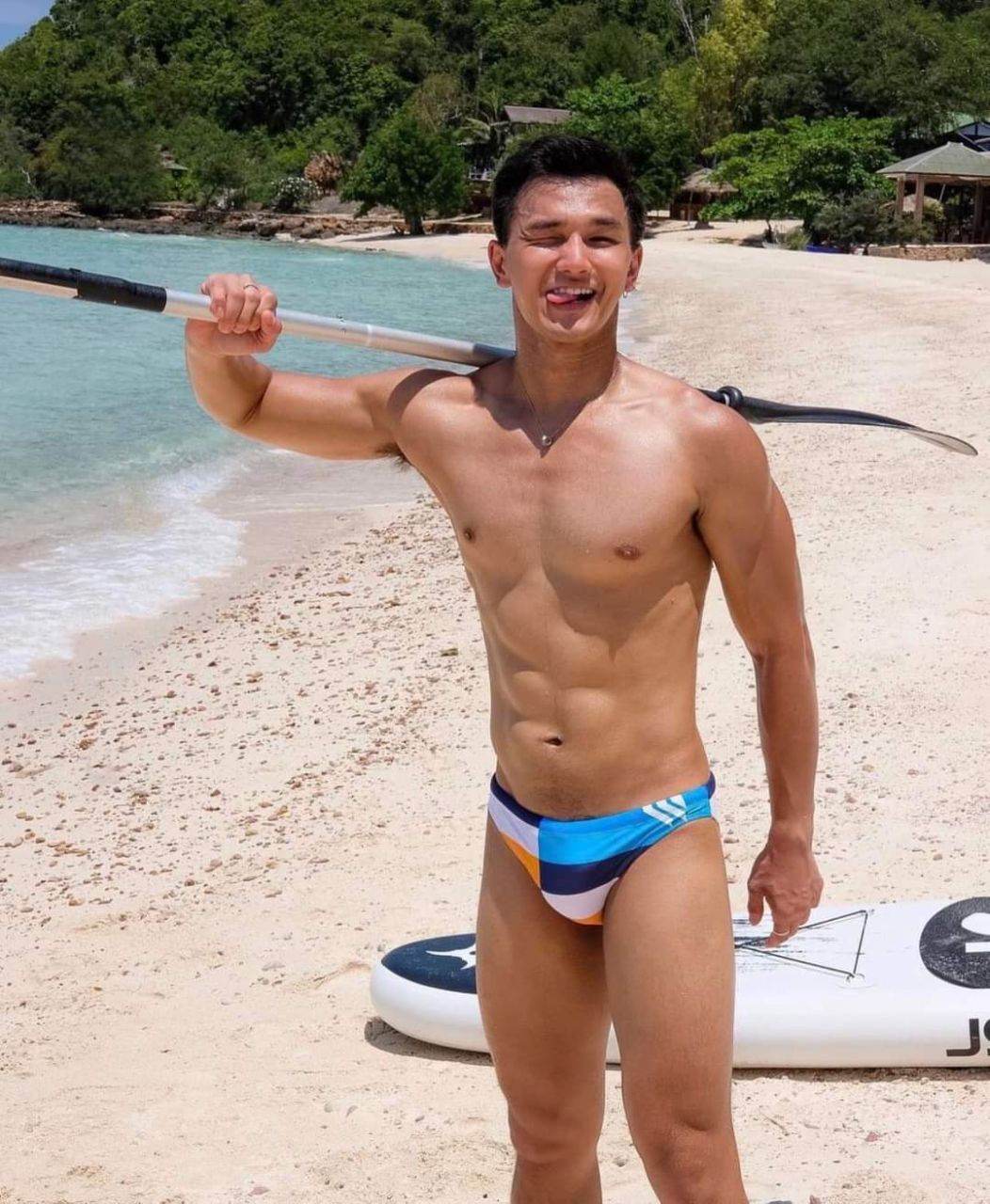 หนุ่มหล่อกระดอไม่เคยแห้ง74