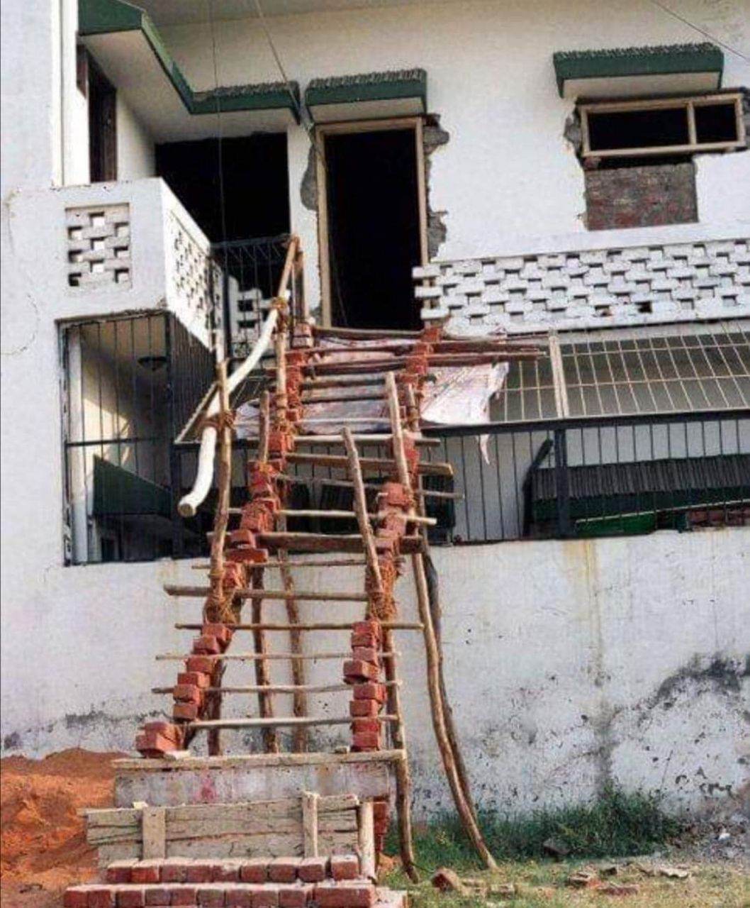 Amazing Architecture! 😅