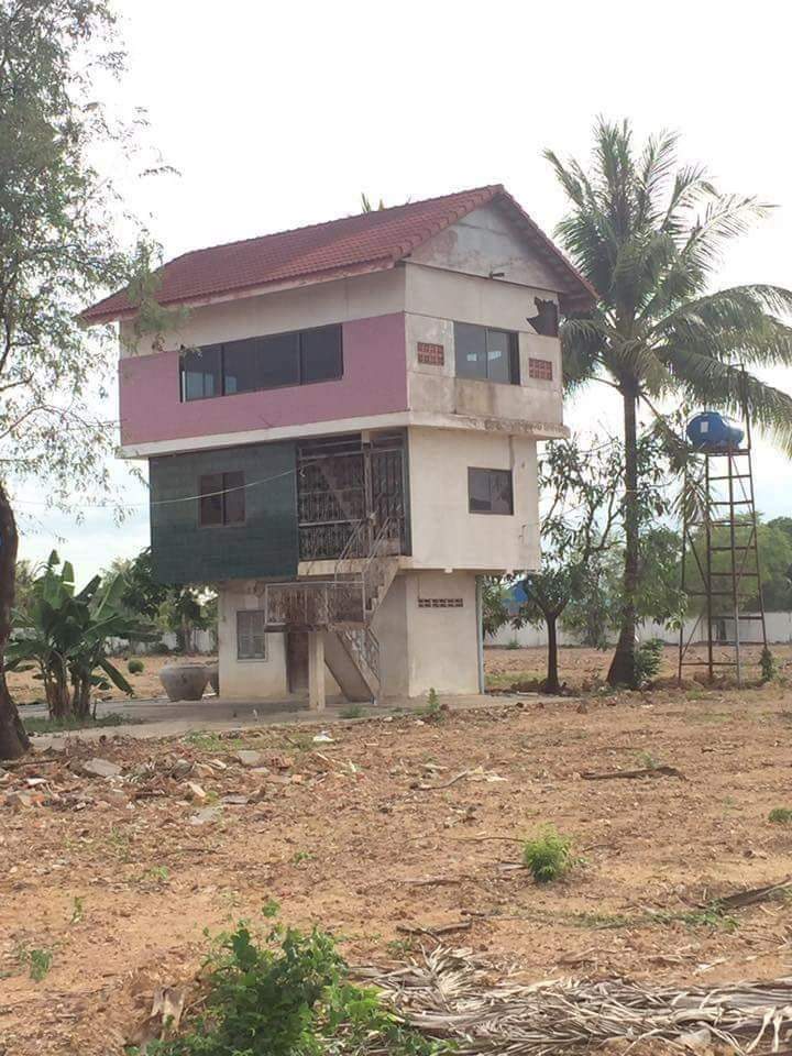 Amazing Architecture! 😅