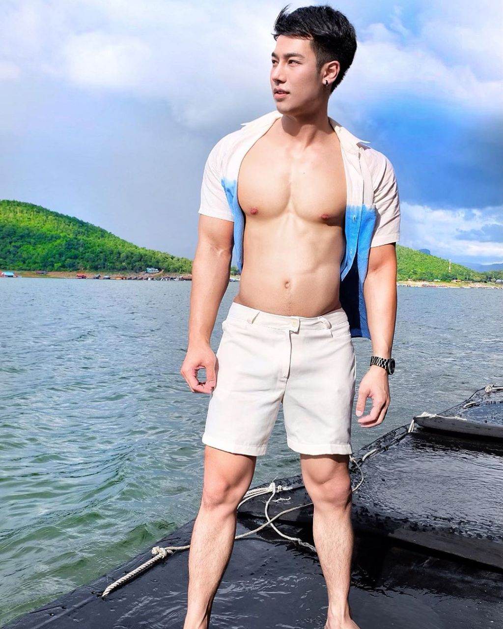 โพสต์เดียวถ้ายังไม่เสียว...ก็พอก่อน