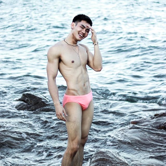 โพสต์เดียวถ้ายังไม่เสียว...ก็พอก่อน