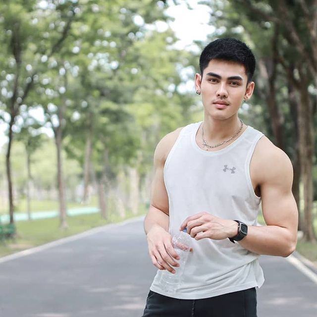 โพสต์เดียวถ้ายังไม่เสียว...ก็พอก่อน