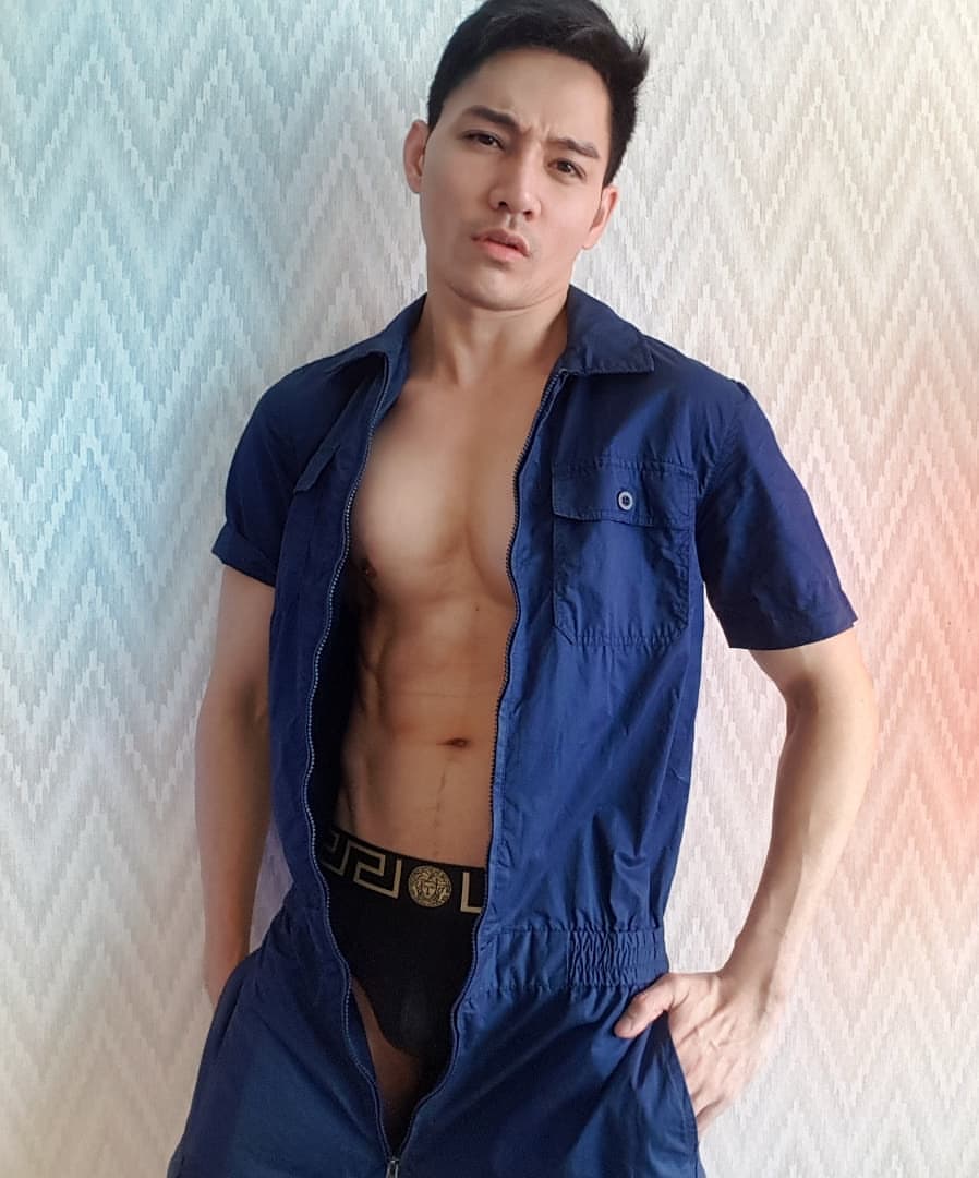 โพสต์เดียวถ้ายังไม่เสียว...ก็พอก่อน