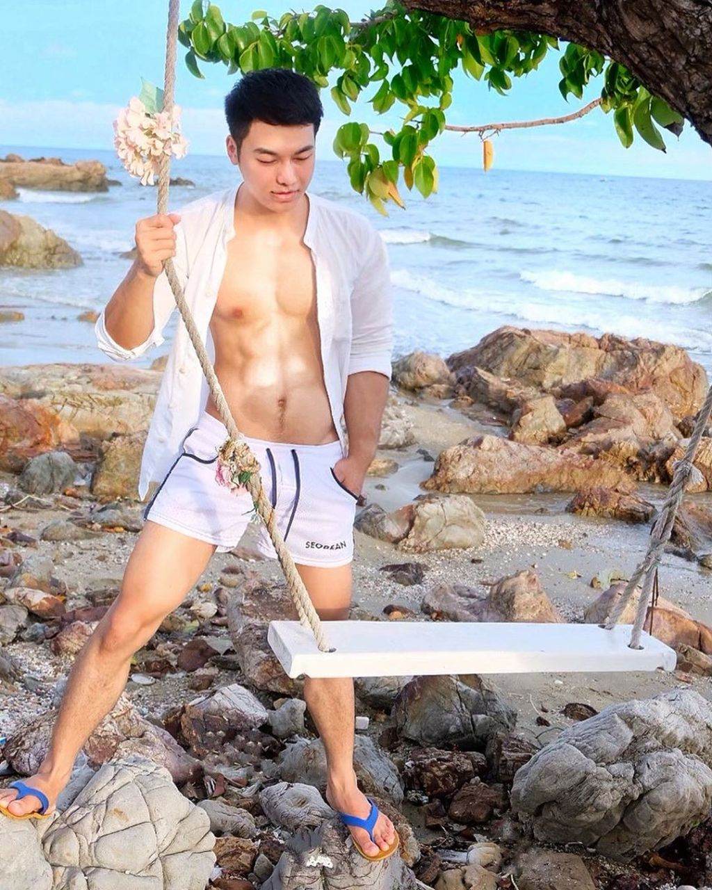 โพสต์เดียวถ้ายังไม่เสียว...ก็พอก่อน