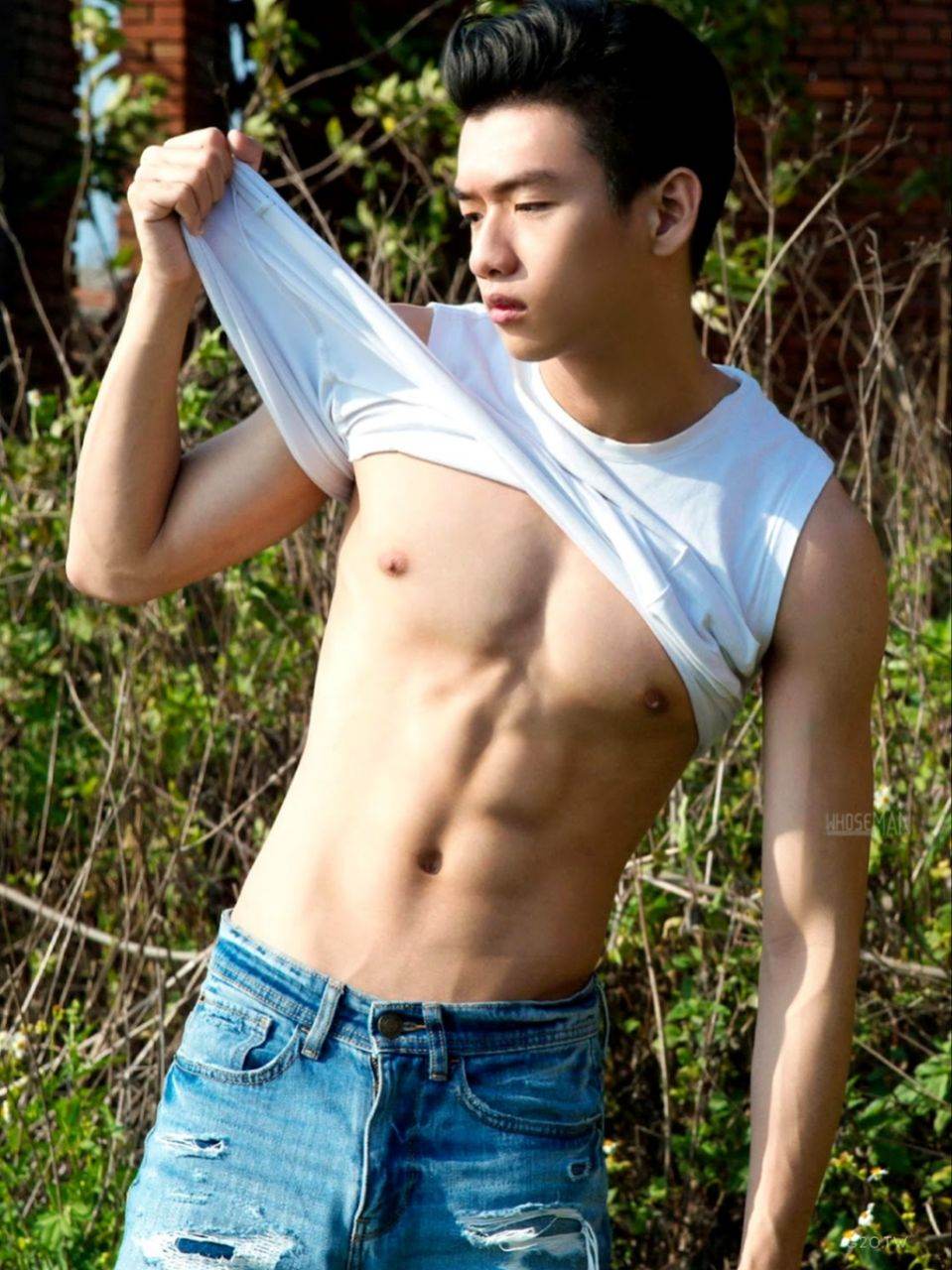 หนุ่มน้ำนม