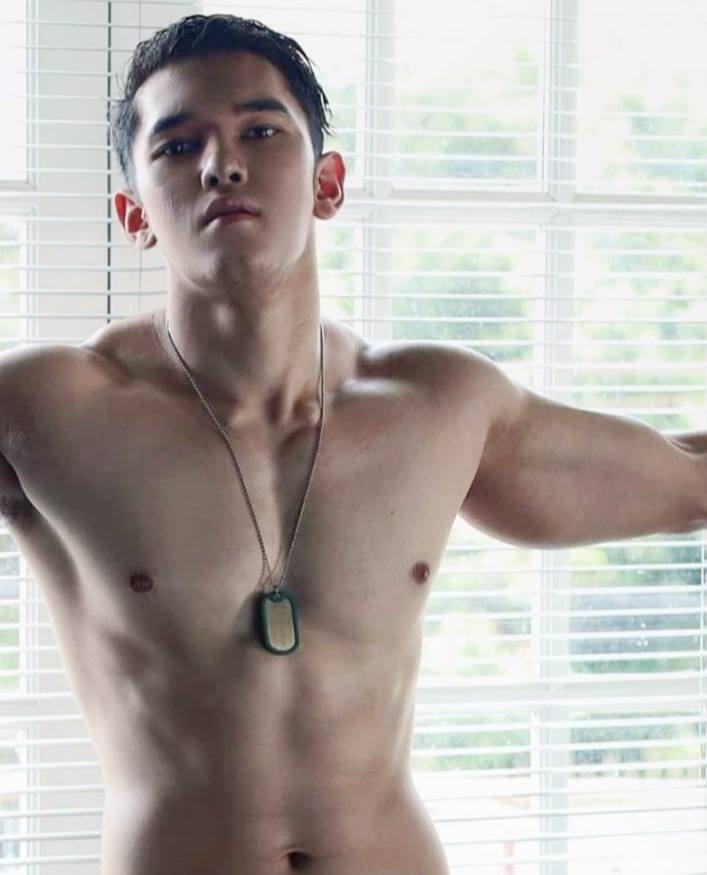 เสียงแผ่วๆผ่านช่องจากห้องข้างๆในซาวน่าว่า... จะ?แล้ว