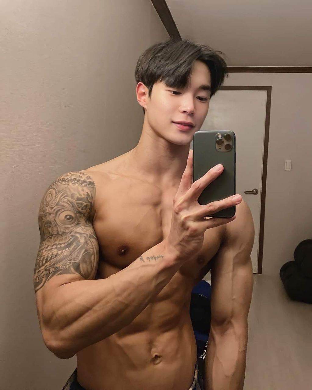 พี่จะเลียตั้งแต่หัวจรดเท้า37